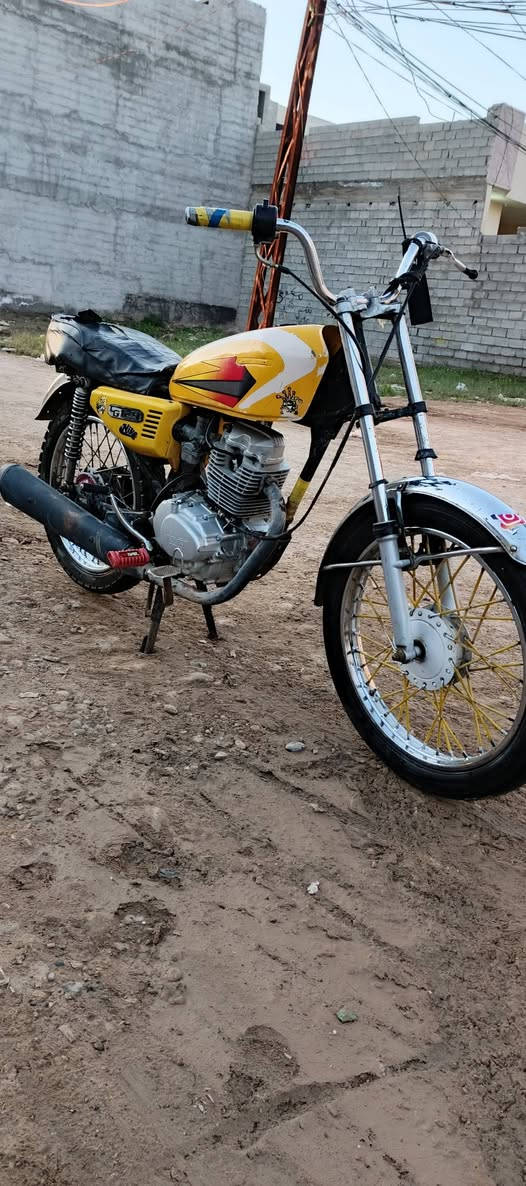 دراجه للبيع أبيعلك كوم حديد بس للأمانه تمشي مشي مال مخابيل دراجه تضرب هندر وتروح للبصره أوراقه ضايعه وراصطه وياهه لسعر ههيه ولراصطه 250بدون راصطه 225وبيهه مجال حك الجيه ديالى بعقوبه لرقم ***********
