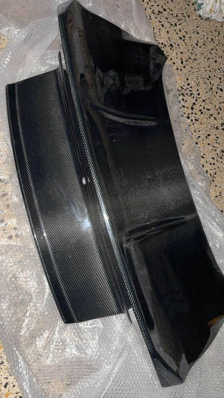سلام عليكم 
صندوك كاربون فايبر للبيع ( موستنك) يرهم من موديلات ١٥ لحد ٢٣ كاربون فايبر حقيقي 
تواصل
*********** بغداد, العراق
