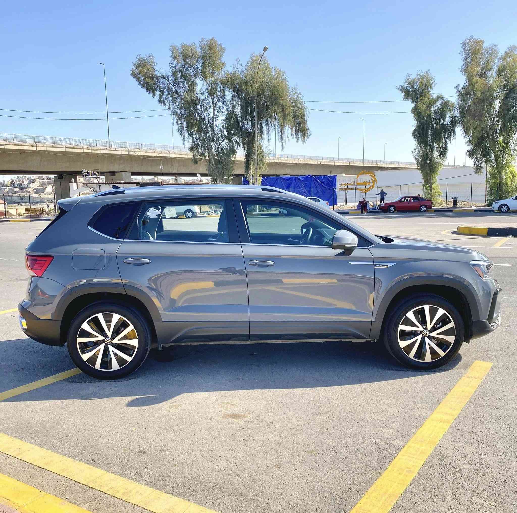 Volkswagen Taos 2023 SE  فولكسواكن تاوس سيارة نظيفة حقيقي مكاني موصل
سيارة كلها بلادي وغراضها اصلية مو تلزيك وتعبان مثل اللي  
بالسوك

لون سمنتي مميز
وارد أمريكي ضرر خفيف (السيارة كبس امامي وخلفي).
كل غراضها بلاديه وأصلية 
ممشى قليل (17 ألف)

📍 السيارة مرقمة وجاهزة رقم أربيل 
⚠️  بدون إيرباك + بدون دواخل

📌تصليح وصبغ درجه اولى وعلى ايدي 
 📌م/ مـرفـق بالـصـور ادناه صور الضرر
📌صبغ نصف الابواب للسائق وخلف السائق 

💰 السعر: اتصل او ارسل رسالة 

📞 ***********
📞 ***********
  موجود واتساب
