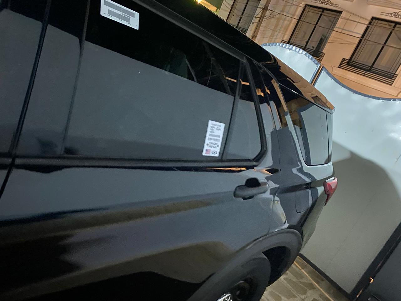 ‏‎‏‎فورد اكسبلورر       بوليسي  —  Ford Explorer

رقم دهوك مميز 

السعر بلاش   207  

‏‎‏‎وراد أمريكي.     —  بدون ايرباك 

‏‎‏‎الموديل           — 2022

فئة.                 —  /4WD 

حجم المكينه   — V6/3300

‏‎‏‎اللون               — اسود   

‏‎‏‎المسافه المقطوعه — 27000    ألف ميل 

‏‎‏‎حاله السياره. — الضرر في باب السائق  بجم كبس صندوق كبس وبيها باب كلير  مكان  اللزكه  مال  بوليسي الخلفي 

‏‎‏‎المواصفات 

‏‎‏‎- بصمة تشغيل  

‏‎‏‎-تشغيل عن بعد 

‏‎‏‎-كشنات جلد 

‏‎‏‎حساسات خلفيه 

‏‎-دبل اكسل  

‏‎-هندبريك بصمه 

‏‎   5و ضعيات قياده   

‏‎‏‎- تبريد مركزي   قطعتين

‏‎‏‎- بگ لايت LED 

‏‎-كشنات 7 راكب  ( متصل )

‏‎‏‎-كرسي السائق  بحركه كهربائيه

‏‎‏‎-تحكم ستيرن جهتين 

‏‎‏‎-تحديد سرعه 

‏‎‏‎-مانع انزلاق 

‏‎‏‎-ليد نهاري

‏‎‏‎-كامره خلفيه   

‏‎‏‎باقي المواصفات المعروفه 

‏‎‏‎رقم السياره    —  دهوك  سنويه جديده  وهزه  جديده  ومشروع وطني  يجوز تحويل السياره من  اي محافظه 

‏‎‏‎موقع  السياره — الموصل حي الزهور  

‏‎‏‎للأستفسار.     — ***********
