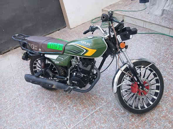 السلام عليكم  دراجه إيراني مديل 25 مفوله بعدها تخبل  وضع شركه 
ماشيه5000 بس عنواني سامراء  اوراق منفيس كلها بيها 
السعر825وبيها مجال مو شري اعبر منشور 
***********
