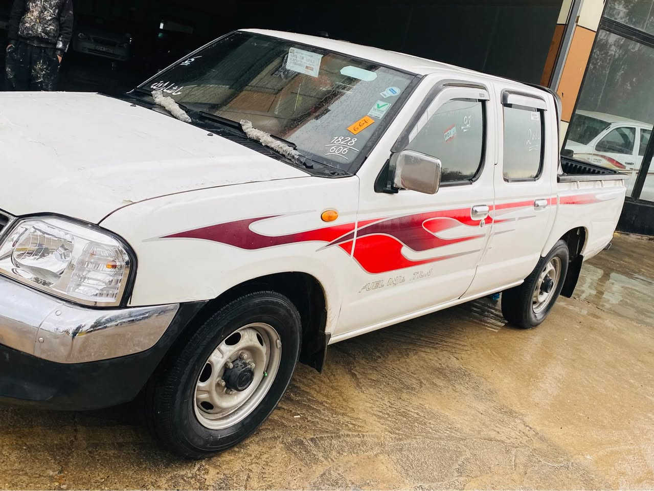 نیسان  2006 جام کارەبای   ناوسور  دە بڵ گێچ  بەشەرتی  گێر ومەکینە و تەبریدو  ھەموگیانی  بەشەرتی سەیارەکە  لێدانی ھیچ  نیە پە م کراوە تە وە بۆ جوانی   سەیارەکە  بۆ یاخ تە نک بوە  معجونی نیە  سنەوی  تازە  بەسەرچوە  رەقەمی نوێیە  
سعری 105 وەرەقە کمیک مجال
***********
*********** كويسينجاك, أربيل
