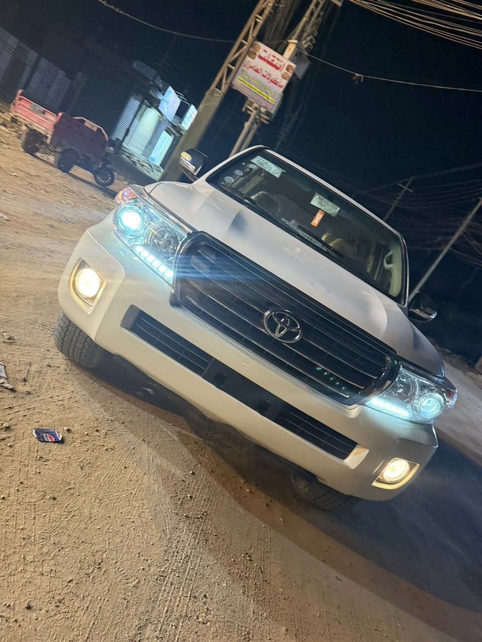 السلام عليكم لاندكروز 2011 كير عادي سيارة جاهزة ما بيه نقص برغي. السيارة مكينة كاز. و كير. عادي  سيارة بسم شركة. يعني أصوليه لكن شركة ما موجودة معزلة أبيعك مكفول طلب وسرقة و شرط اصولي 

مكاني بصرة 
بيع او مراوس حسب القناعة 

***********
