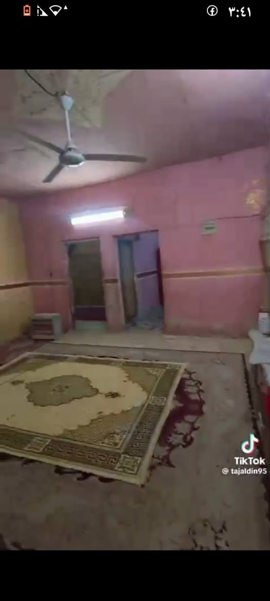سلام عليكم بيت واقع حال في الحسينيه قرب التانكي بشاره قصابت البدوي بي قرفتين كبار ومطبخ وصاله كبيره وستقبال حوش حديقه كبار مساحته 400تقريب %18 وبي مجال ***********

