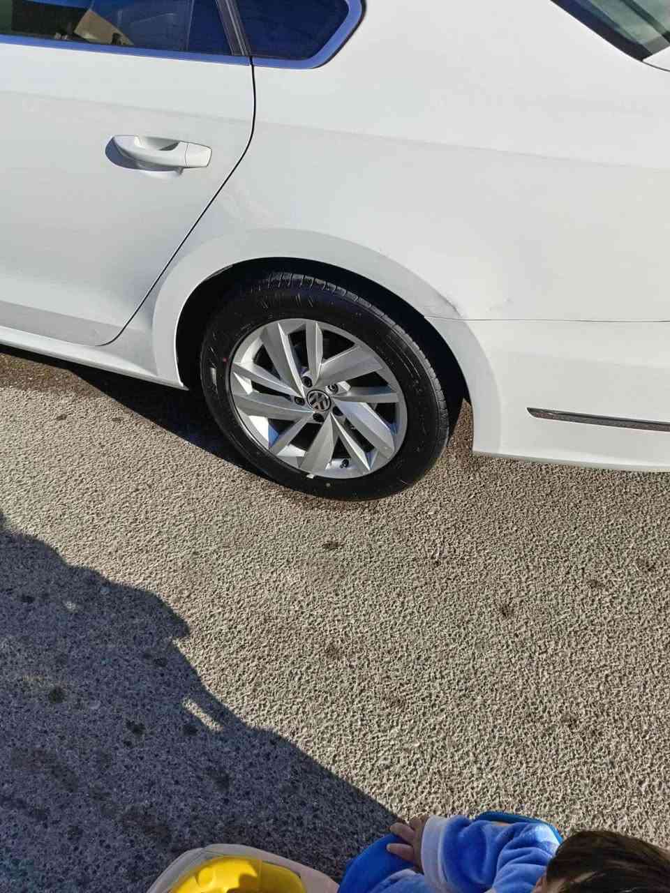 باسات فول مواصفات موديل 18 ورقم دولي وباسمي كشن جلد سقف سلايد حساسات بصمة شاشة كبيرة انترنت يفتح قنوات مشفرة وكشنات الامامي هيتر وكشن السائق كهرباء ومرايات هيتر يقلب ويا البك وبي كوبون بنزين 
للمراوس مع لاريدو او بيع 
مكان السيارة كركوك .
راسلني خاص وتدلل .


**إذا كنت صاحب هذا الإعلان وتريد حذفه لأي سبب، رجاءا أرسل رسالة إلى الدعم الفني**