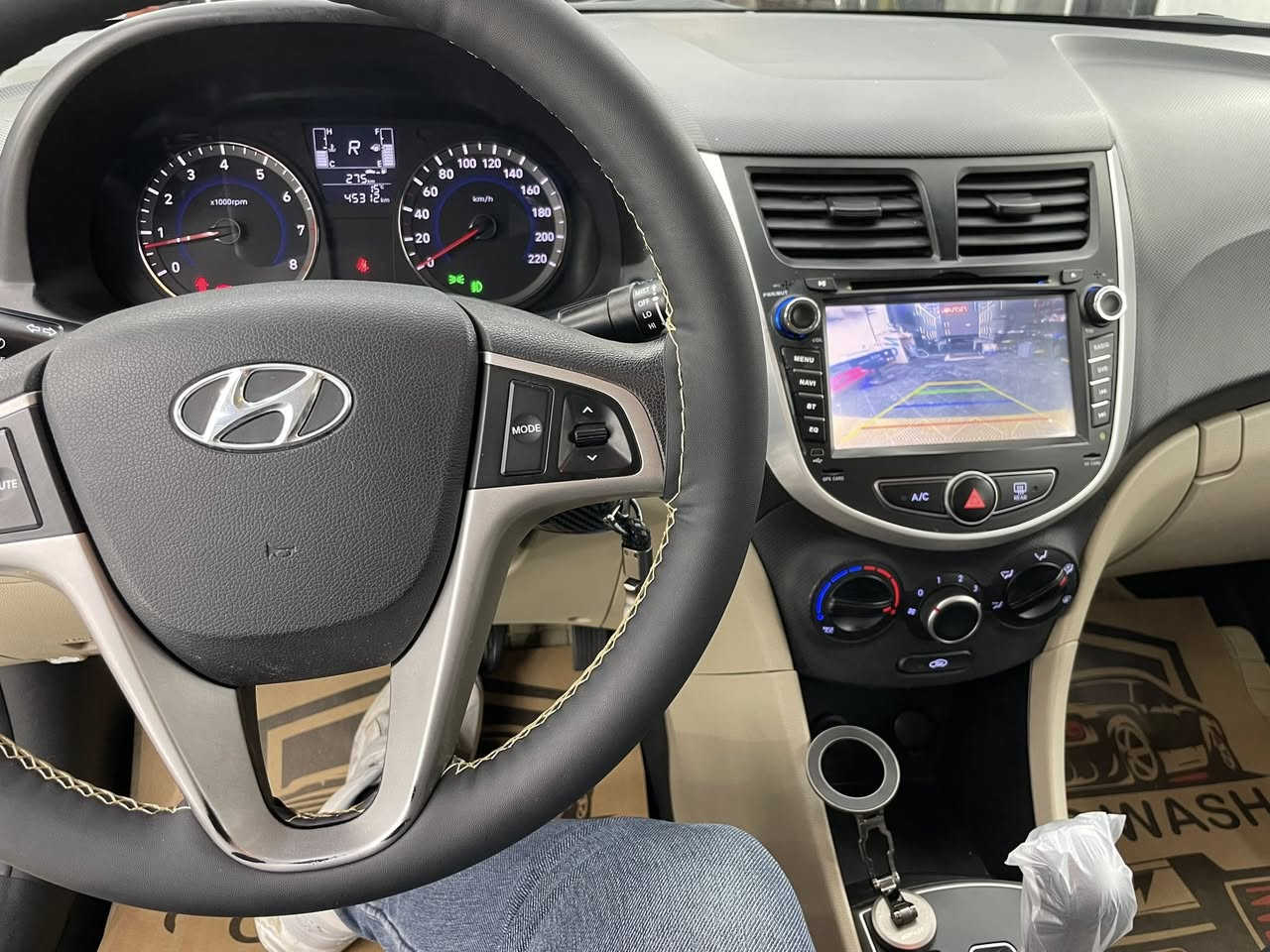 سلام عليكم اكسنت خليجي 2018
فول مواصفات مكينه 1600 دوش
سلايد 
لايت عدسه +بكلايت لد 
شاشة وكامره دواره 
دبل قطرة 
4دسك 
سبير منازل وعده كامله 
مفاتيح عدد2 

رقم بغداد 
ماشية 45 حقيقي 
بيها ربع بنيد مصبوغ وربع جاملغ 
وشخط خفيف صاير بين البابين عكس جهه السايق
السياره مبولشة وعليها طبقه نانو سيراميك 
جاهزة مابيها برغي نقص 
مكانها بغداد العامرية 
السعر115وبيها  مجال شي بسيط للطيبين 
***********
