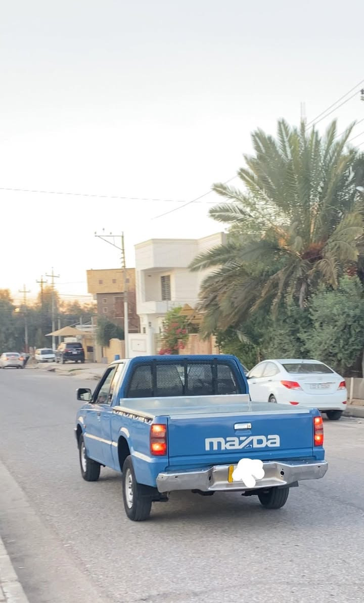 (سلام عليكم )بيكم مازدة للبيع موديل 1989 غير  غير مشمول في الضربه لون ازرق صبغ عام مابي ضرر حداديه على شاصي وصبغ جديد كشنات جلد جديد داخله كلش حلو  تدفئه وتبريد مكينه( مكينه كاز مكينه كيه )(  لهوا حصه كاز)) جاهزه السياره من الدعاميه للدعاميه صاحبها الشرعي موجود  في الموصل تحويل ثاني يوم شرط التحويل للتوصل ومعرفه السعر اتصل على الرقم (***********) مكان السيارة موصل الاستفسار فقط على الرقم غير متواجد على فيس بوك  🤍 (ملاحضه )رقم الماني  نينوى منتهي السنويه من عام 2020 غير شامل الضربه
