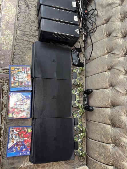 السلام عليكم بلي 4 عدد 3 نوع سلم مع يدات اصليه للبيع للتواصل خاص او الاتصال ( *********** ) السماوا
