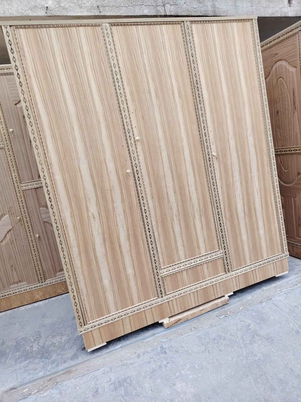 🔥 عرض مميز من معمل لارين للأثاث الحديث 🔥
إذا تبحث عن كناتير وبوفيات بتصميم أنيق وجودة عالية… إحنا نوفرلك أفضل التصاميم وبأسعار مناسبة 👌
✅ تصاميم عصرية تناسب كل بيت
✅ تنفيذ دقيق وخشب مضمون
✅ إمكانية التفصيل حسب الطلب
✅ أسعار مناسبة مباشرة من المعمل
📍 العنوان: بغداد – شارع الصحة
📩 راسلنا على الخاص للحجز والاستفسار او على الواتس اب *********** 
معمل لارين للأثاث الحديث… فخامة تليق ببيتكم
