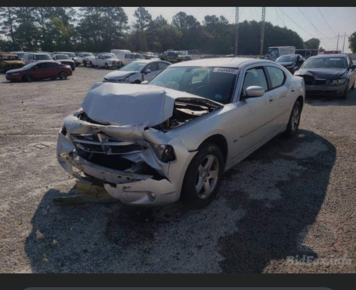 للبيع 
جارجر 2010 السعر مناسب113 مجال بسيط 
بدون دواخل 
محرك حجم 3500 اصل 
محرك كير تبريد طخم اكسل شرط 
سياره جديده ماشيه 148 الف حقيقي 
استخدام شخصي مامشتغله خط 
مواصفات 
كشنات كهرب 
شاشه كامره خلفيه 
تبريد قطعتين 
 
رقم نينوى دولي هزه جديده سنويه الى 2029 كابون بانزين بيها شرط التحويل 
مكان سياره موصل***********/***********  بيع مستعجل بيع مستعجل سونار مرفق مع الصور
