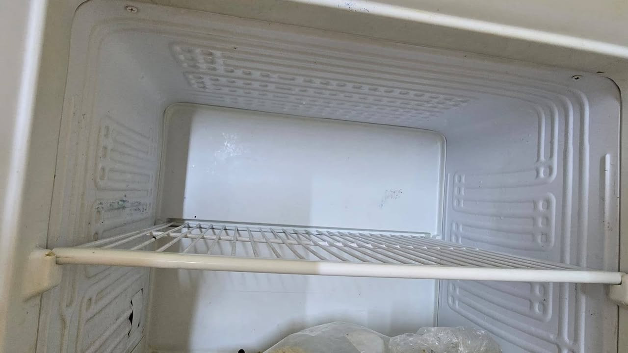 ثلاجة كينود نضيف جدا ٣٠٠ وبيها مجال
+964 771 718 9058 للإستفسار


**إذا كنت صاحب هذا الإعلان وتريد حذفه لأي سبب، رجاءا أرسل رسالة إلى الدعم الفني**
