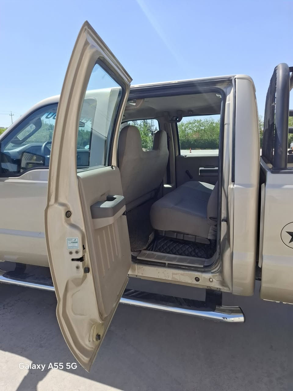 سلام عليكم 
فورد F350 للبيع موديل 2008 محرك بانزين 10 سلندر كير اتوماتيك  كير مكينة واكسنات كلها كفالة عامة وسيارة شرط من داعمية الى داعمية 90 ورقة وبيها مجال لاستفسار اتصل على واتساب ***********
