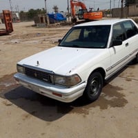 سيدان ايسر بلاد موديل 1990 مكينه وكيرثنين ونص حداديه ومكينه وكير واكسن...