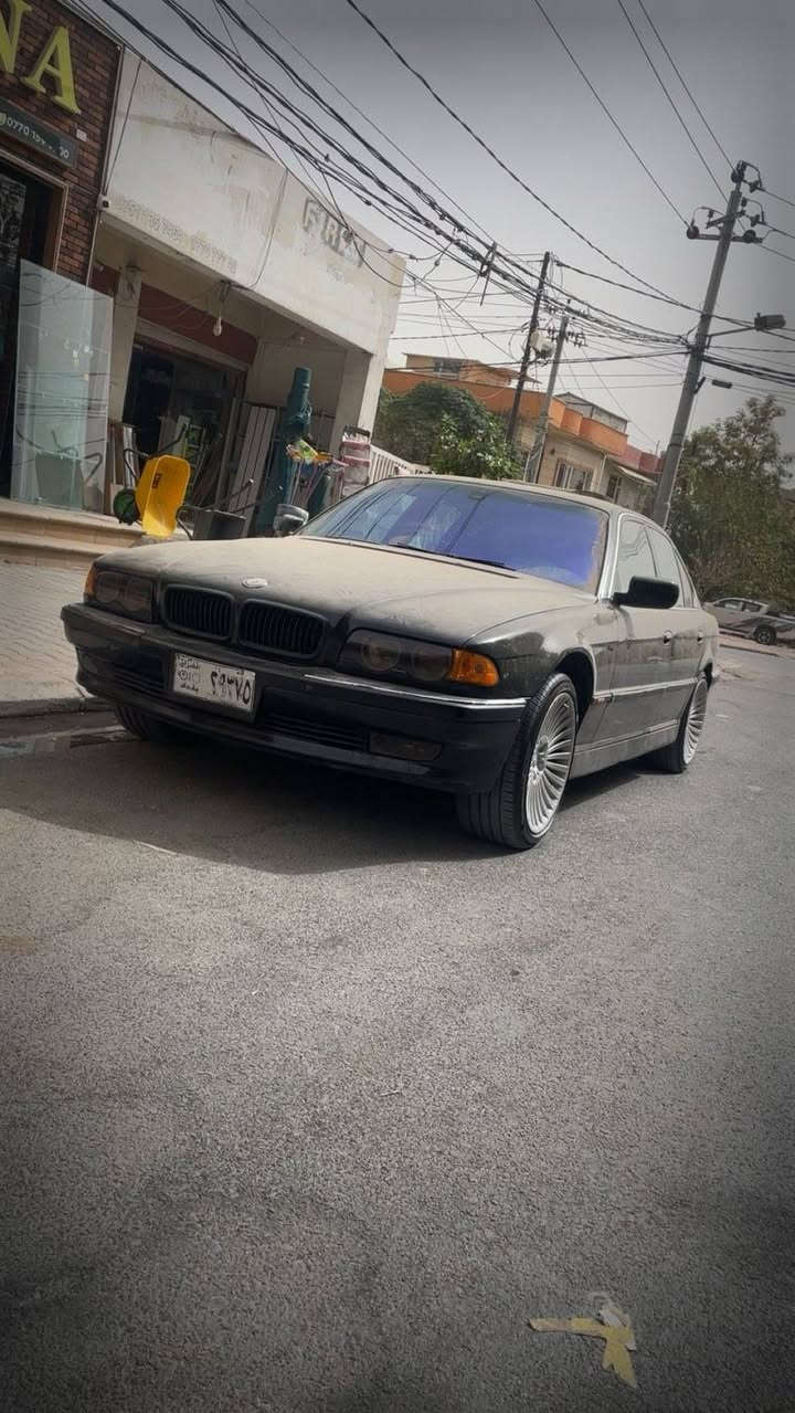 Bmw 740i 
1996 v8
فول فوله 
گيروو مه كينه ى به شه رت ته بريد  ساردوو گه رم به شه رت چوارجام كاره با سلايد ناو جلد لؤك كوشن كاره با شاشه  
په رده 
به شه رتى غرامه 
0771836 4646 السليمانية, العراق
