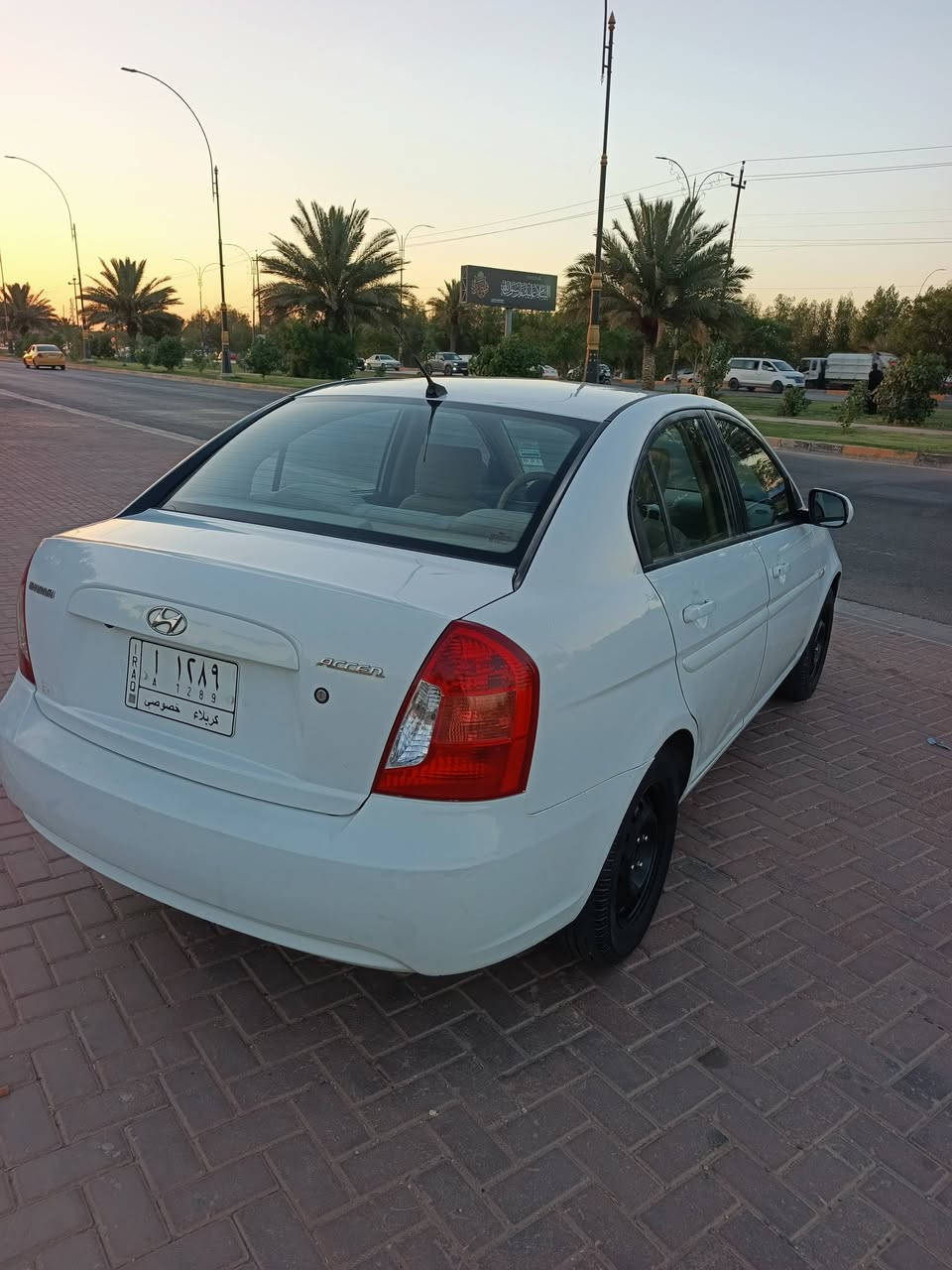 اكسنت 2010 خليجيه محرك 1600 دوش فتحه سياره فول مكان السياره كربلاء سياره بدون ضربه فقط صبغ موضح بالسونار ***********
