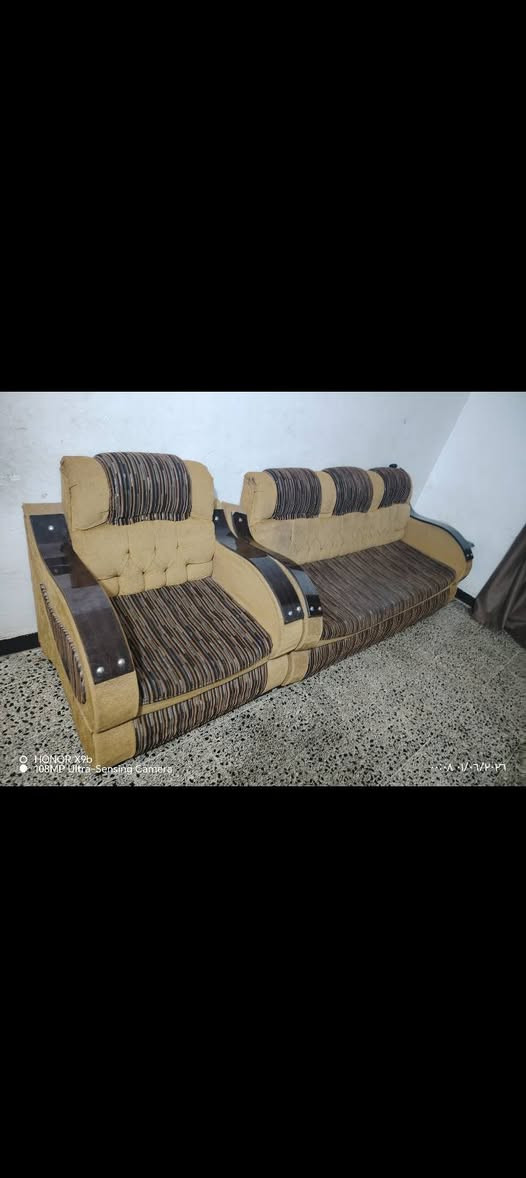 السلام عليكم تخم عشر مقاعد السعر 125 العنوان زويرجات الشراي يتصل الاستفسار على هذا الرقم ***********
