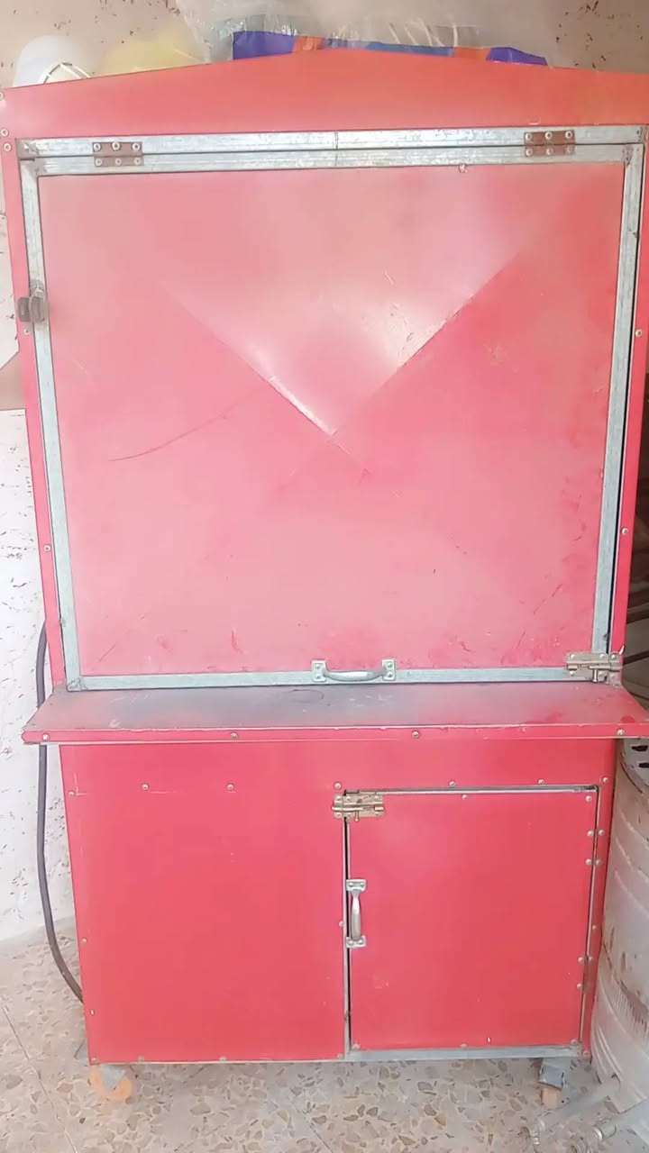 سلام عليكم كلشي بسعره ميز عداد ٣ طبلات عداد ٦ كراسي عداد ٨ كونتار ابوسنك جناحين لمنيوم ثكيل تنكي ماء مبرده نضيفه جدان جنبر اخو جديد مكاني بغداد الامين ***********
