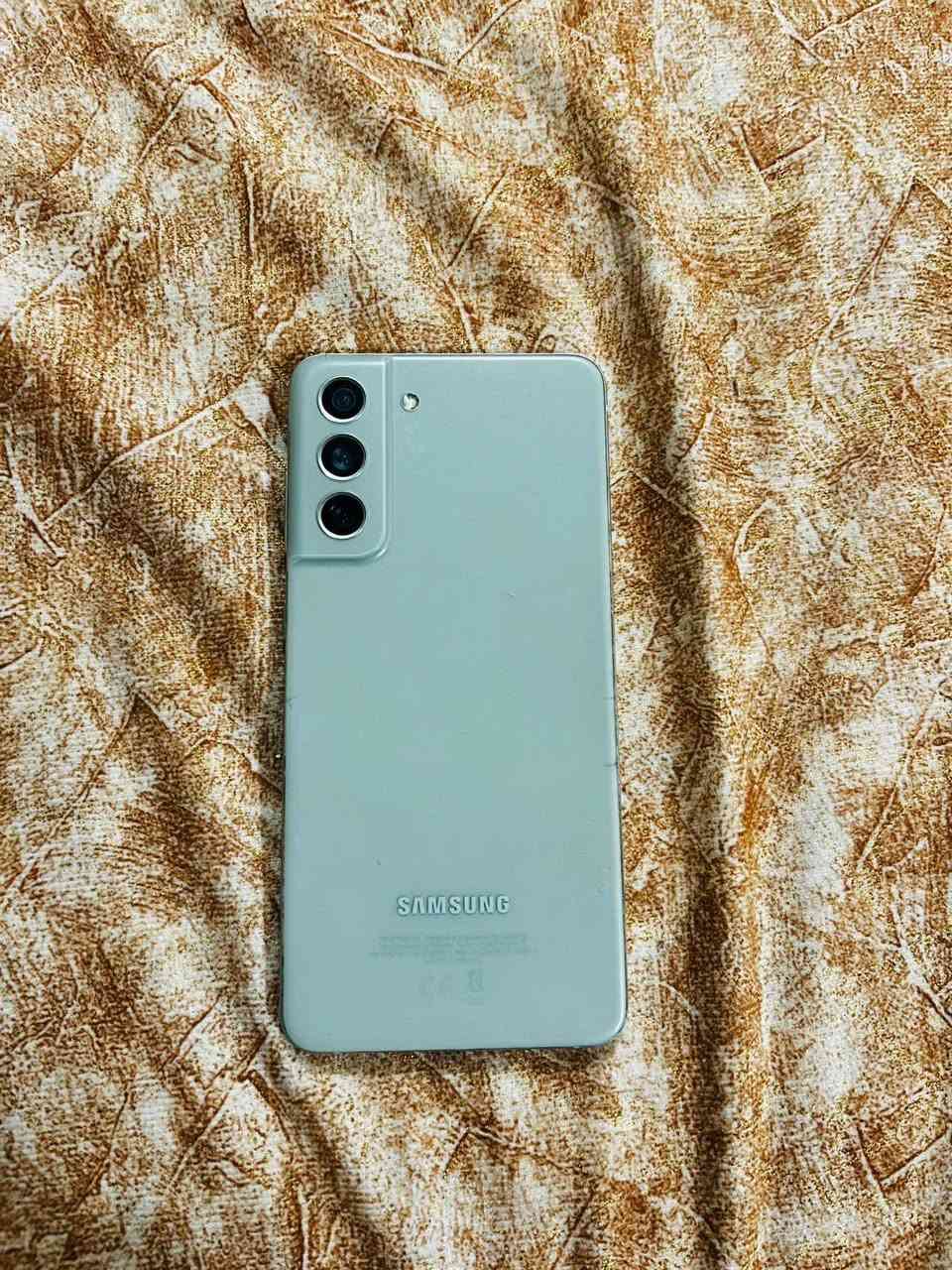 السلام عليكم ورحمة الله وبركاته #للبيع موبايل سامسونج S21 بلاص
ذاكره 256  
الرام 8 +8
كاميرا خلفيه 64
حجم الشاشه 6.2
سوبر امولد 
بطاريه 4500
بيه خط يشاشه مثل ما موضح بصوره 
ما مأثر عل شاشه 
السعر 180 الف وبي مجال 
التوصل خاص او على الرقم 
***********
