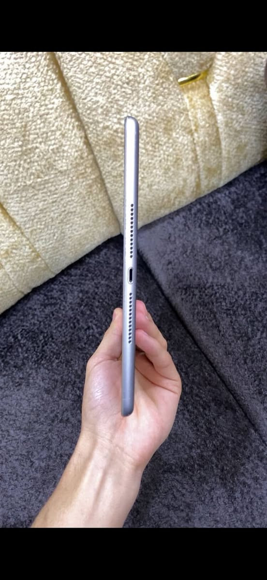 جديد ٣قطع ايفون
١-ايفون ١٢عادي 
ذاكره ٦٤
تك سيم
مستبدل شاشا فيس إيدي شغال
سعر ٢٢٥وبي مجال
٢-ا ايفون SE2020 ذاكرة 128 تك بطارية 99 الجهاز نضافة 100/100 مامستبدل بي شي مكفول الجهاز وتر بروڤ تحديث 26.3 ولتحديثات مستمرة 
سعر ٢٠٠وبي مجال
٣-ايباد جيل السادس نضافة 95/100 مامبدل بي شي ذاكرة 128 تحديث 17.7 شرط وتر 
سعر ١٨٠وبي مجال
تواصل خاص او تصال عل رقم 
*********** 
***********
