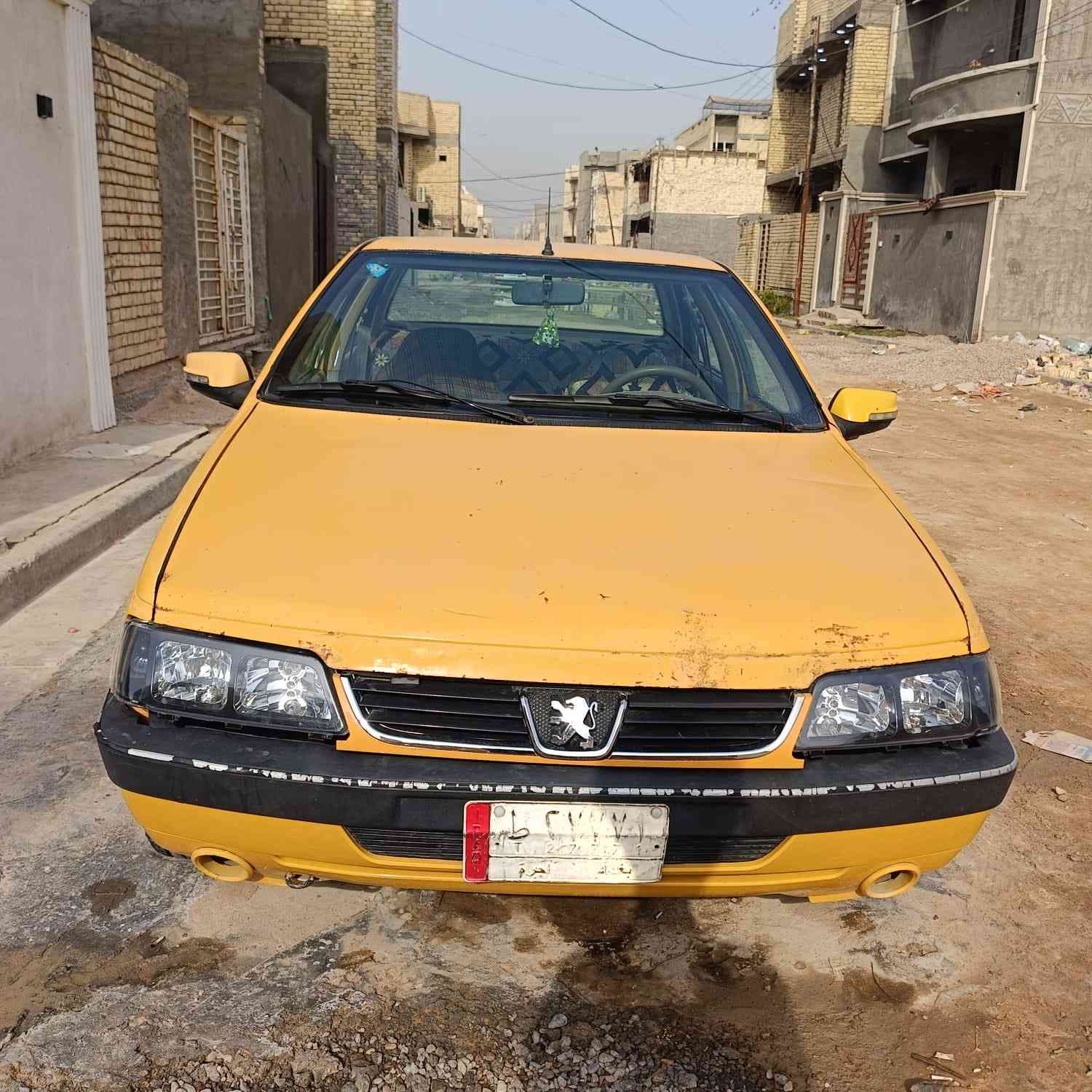 سلام وعليكم بيجو 405
موديل 2010
بيه خيط تبخير 
23 بيه مجال قليل 
هيئه وغرامات مصفره 
تحويل ثاني يوم
***********
