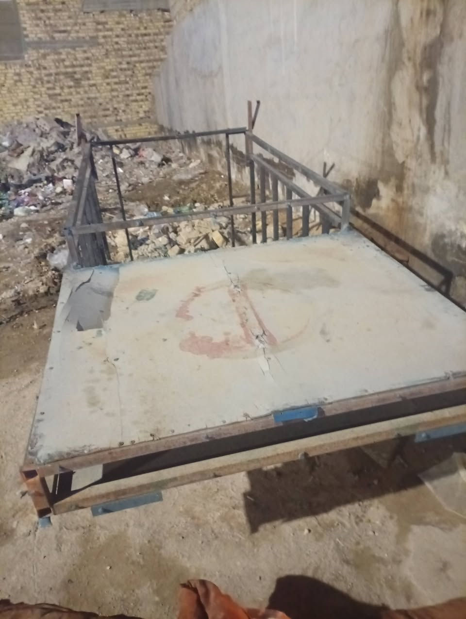 السلام عليكم اخوان عندي محجر مال ستوته جديد للبيع السعر 80 وبيه مجال هذا رقمي   ***********
