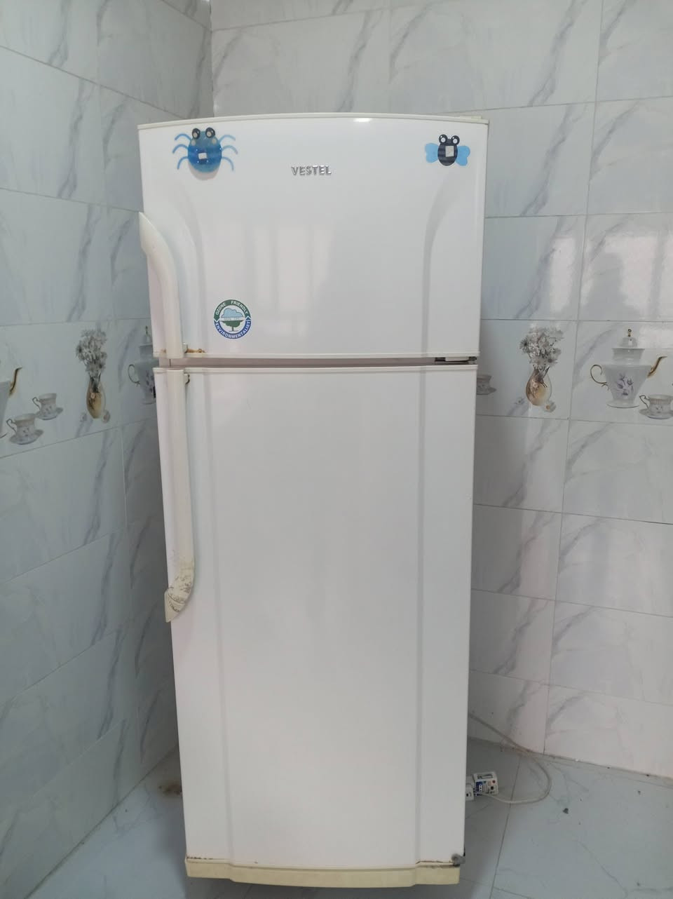 غراض البيع كاونتر قياس مترتين ونص السعر 175 سنك مرمر متر ونص السعر 75 ثلاجة حجم 18 قدم شغاله بل شرط السعر 175 الرقم *********** اني مكفول بل نشر
