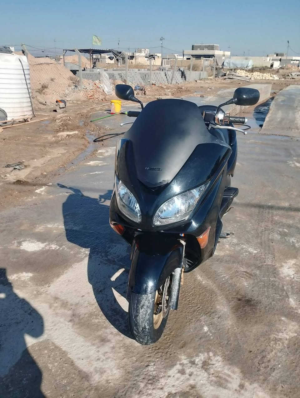 السلام عليكم الدراجة بوضع الوكالة كلشي بيهة شغال شلعة زاد معدل خير من الله الدراجة مصارلهة اهواي من طالعة من الرنبة مكينة مكفولة والكير شغال 7نمر 4تحويلات مكان الدراجة بابل ناحية الطليعة وذة رقمي *********** للعلم (مكلف بل النشر اتصل لاتراسل خاص)
