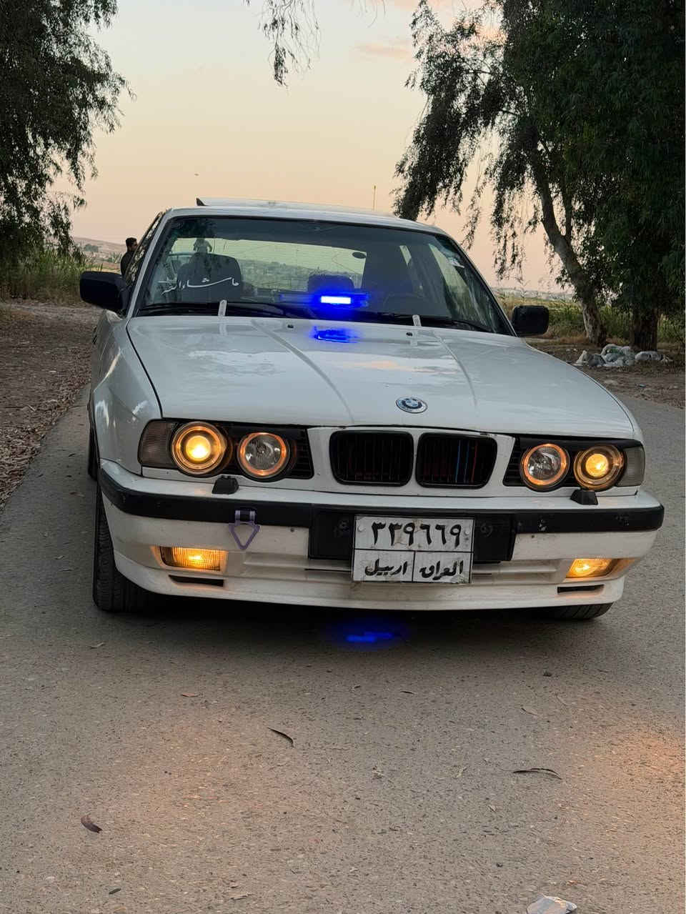 سياره ي بيئيم موديل 1990 مه كينه 525 فولي گير عادي سيلايته ته بريده بس ته بريدي ئيشناكات گيرو مه كينه ي بي عه يبه مه كينه به حال سرفي هه يه ئه ويش تنها له زختي ده نا نه دنكي هه يه نه كيشه ي هه يه لاي سكني دحمه كي هه يه تنها دنكه ي گرتيه به شه رتي تحويلو به ناو كردن 3 وه ره قه ش غرامه ي له سه ره ده ي ده مه وه دواي معا مله *********** واتساب أربيل, العراق
