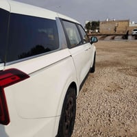سيدونا خصوصي  رقم ديوانيه سيارا بأسمي  كتاب شهداء  لون ابيض  موديل 25 ...