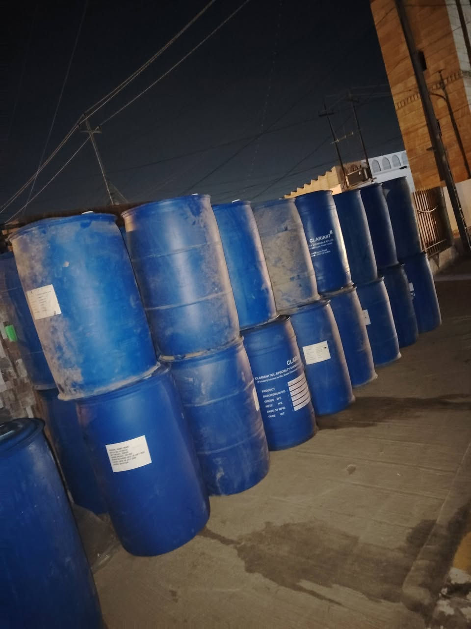 براميل نفط ٢٢٠ لتر كلش نضيف سعر لواحد ٢٠ الف برميل نفط ٢٧٠ لتر كلش نضيف سعر لواحد ٢٥ الف العنوان الفلوجة حي المعلمين قرب جامع سعد *********** ***********
