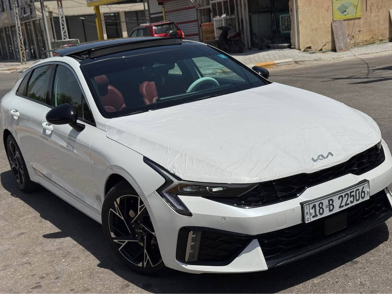 السلام عليكم K5 Gt line 2025
فول مواصفات 
مواصفات: بنوراما
بصمة
دخول ذكي
ترحيب ابواب
محرك 2.5 تنفس طبيعي 
لايتLED
بك لايتLED
شاشة حجم كبير
كاربلاي
كرسي كهرباء
عداد ديجيتال
شاشة حجم كبير
تشغيل عن بعد
داخل احمر

ويل 19
اشارة بالمرايا
حساس امامي خلفي وجانبي 
رادارات جانبي
رادار امامي خلفي
قيادة آلية
تحديد مسار
مود درايف
توقف ذاتي
السياره حادثها فقط بنيد مبدل 
مابيها قطره صبغ والسونار موجود ويه الصور 
رقم بابل معوقين وكاله عامه  مو خاصه 
ماشيه 50 كيلو متر 
العنوان النجف قريه الغدير 
السعر 185 وبيها مجال 
*********** النجف, العراق
