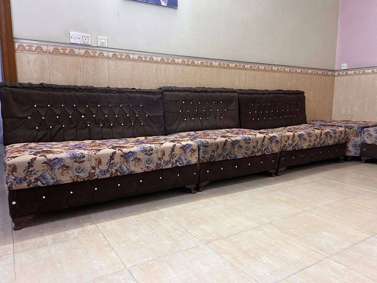 سعر 300.  13 مقعد


**إذا كنت صاحب هذا الإعلان وتريد حذفه لأي سبب، رجاءا أرسل رسالة إلى الدعم الفني**