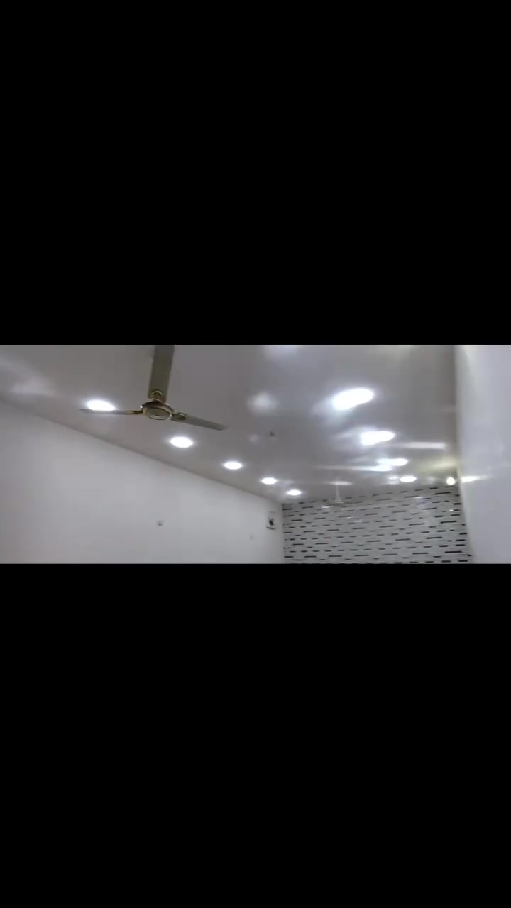 السلام عليكم بيت مساحه 350 متر على طريق تقاطع نهروان سعر البيت 95 مجال *********** *********** واتساب
