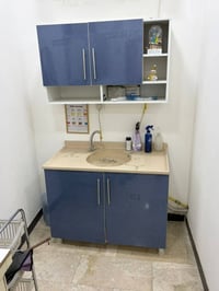 #اثاث_عيادة_للبيع  1_رسبشن مراجعين  2_ براد  3_ كاونترات عدد 2  4_ميز ...