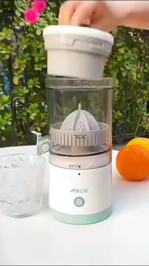 ✅Citrus. Juicer🍊
عصارة فواكه كهربائية لاسلكية محمولة 
متعددة الوظائف🍎🍉🍇

✅ سهلة الاستخدام من مميزاتها :-
💫دوران بزاوية 360 درجة فى جميع الإتجاهات لقوة عصر أعلى

🔌مزودة بمنفذ USB للشحن
🔋لاسلكية تعمل بالشحن ومحمولة لعصر الفاكهة🍊 في أي وقت وفي أي مكان

♻️-مزودة بفلتر لفصل مخلفات العصائر ستستمتع بعصير برتقال🍊 طازج وخالي من البذور 
- سهلة التنظيف أجزائها قابلة للفصل لتنظيف أسرع

🔑- مفتاح واحد لتشغيل العصارة والذي يوفر الوقت والجهد بدون استخدام اليدين👐 
✅ يمكن استخدامها في عصر🍊🍎🍉 الحمضيات والتفاح والرمان والكمثرى وغيرها من الفواكه.
#الاصلي 
السعر 
🚘يوجد خدمة توصيل لجميع محافظات العراق 4 الاف 🚘#زباين #زبائن #زبائننا #زبائننا_الكرام زبائن_المصباح زبائن_العفاف زبائني زبائني زبائني زبائنـا زبائنا_الكرام_ارائكم_تهمونا زبائننا_الكرام_التوصيل_كربلاء زبائن_الخير زبائننا_الكرام_تحية_طيبة🌹 زبائن👌 زبائن_ زبائننا_الاعزاء


**إذا كنت صاحب هذا الإعلان وتريد حذفه لأي سبب، رجاءا أرسل رسالة إلى الدعم الفني**