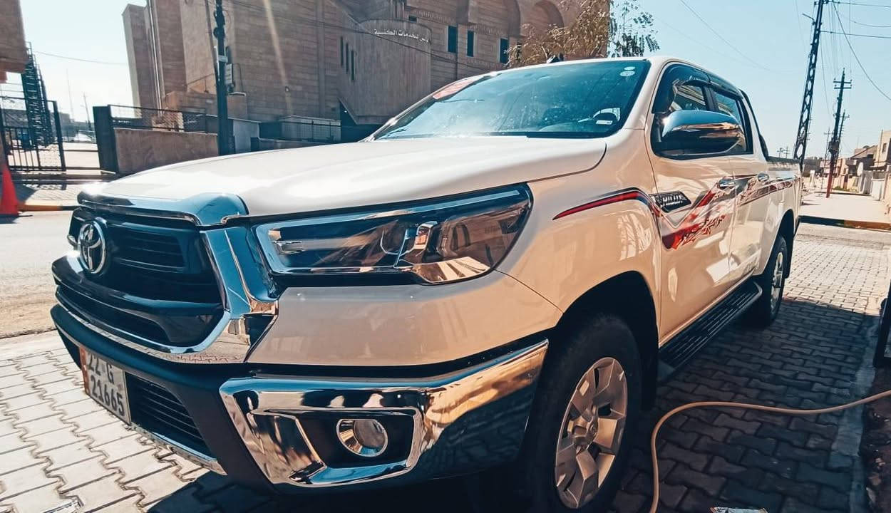 تويوتا هايلوكس 2024 فور ويل 4×4
زيرووووو استلام شركة ساز 
ماشية 5 الف كيلو متر
سيارة مكفولة كفالة عامة من كلشي بوضع الشركة 
المواصفات....
مكينة 4 سلندر 
كير عادي 
سنوية جديد
هزة جديدة
شاحن لاسلكي
تبريد قطعتين
تبريد كشنات
مناخين 
دفلوك 
دبل ثقيل ودبل خفيف
السعر 325 ورقة وبيها مجال 
للاتصال / ***********
