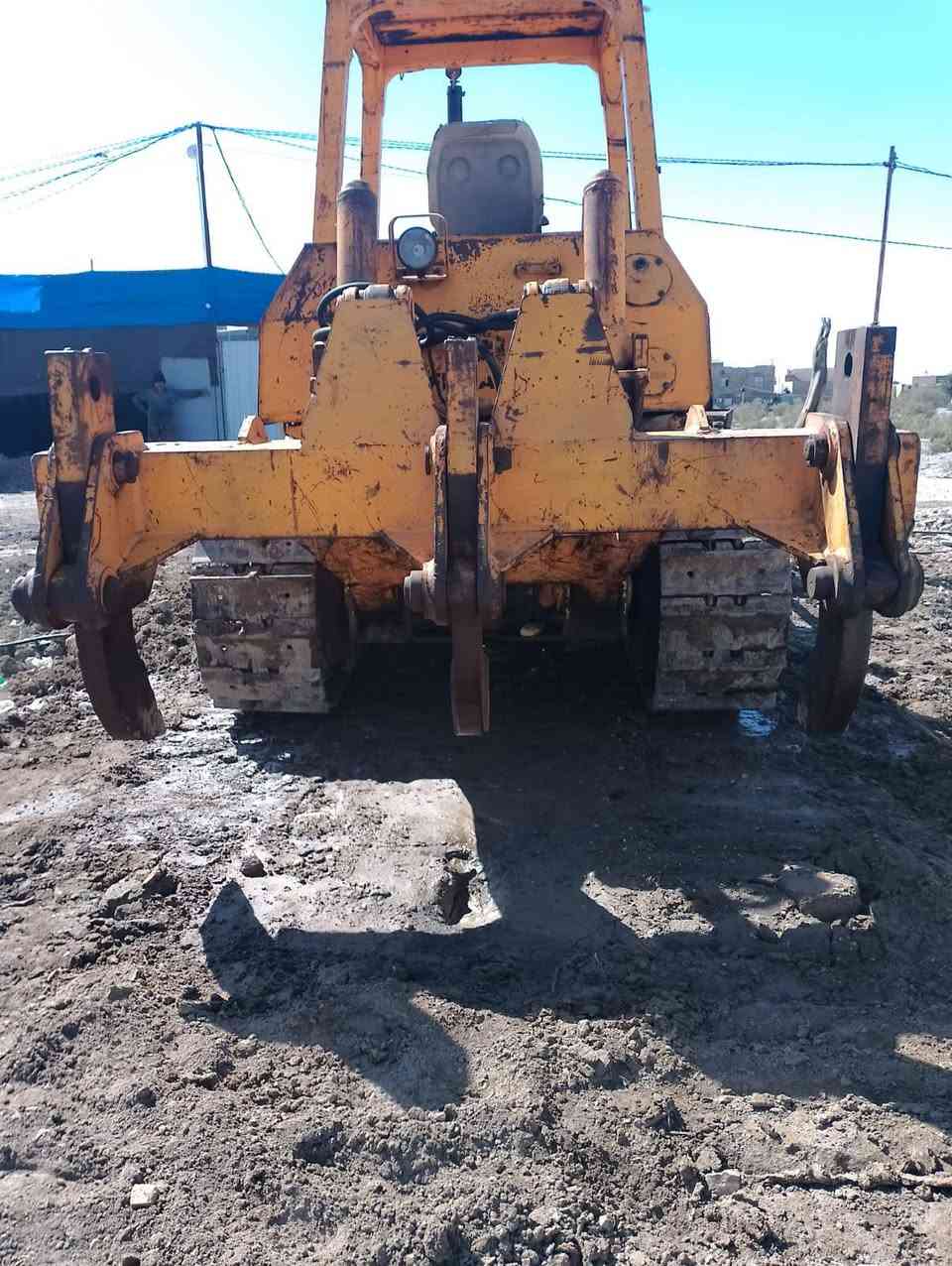 بلدوزر للبيع اتصال على هذا الرقم***********
