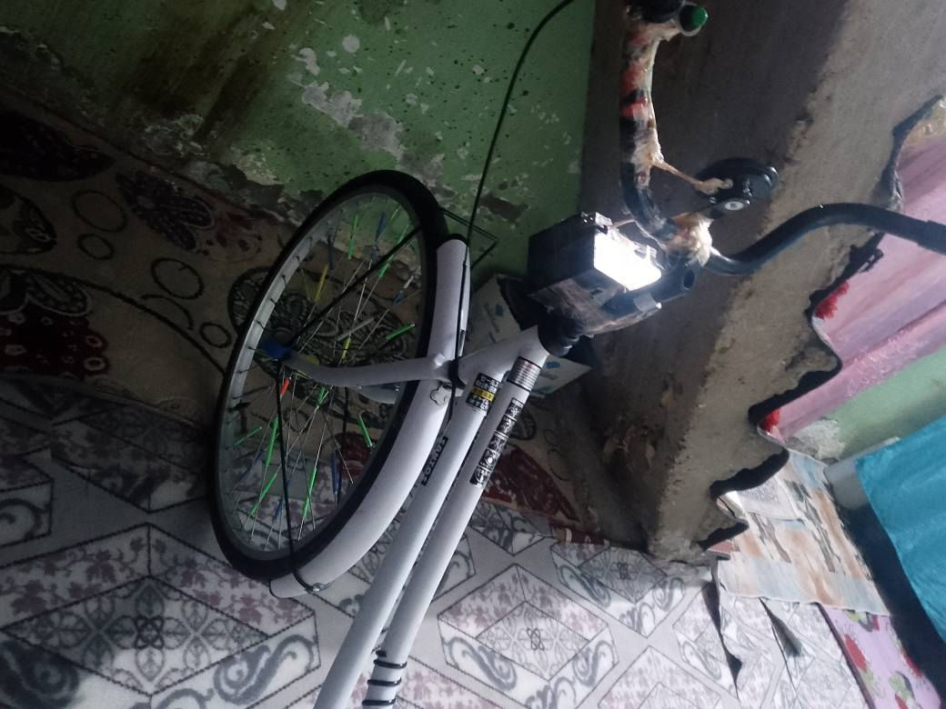 بايسكل للبيع نظيف حجم 26 سانتوس مكان السماوه رقم ***********🦅
