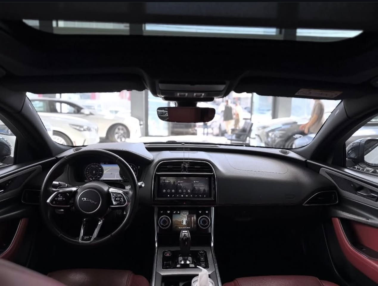 نوع السيارة: جاكوار XE p250 Rdynaminc
موديل السيارة: ٢٠٢٠
المحرك: ٤ سلندر و توربو
الضرر: كلين تايتل صفر شركة سردار وكالة
عداد: ٤٩ الف فقط
المواصفات: اعلى مواصفات
داخل احمر
موقع السيارة : دهوك
السيارة احلى بهواية من الصور و ما بيها اي نقص
السعر: ٢٤ الف دولار و مجال 
☎️: 0750 4237696 WhatsApp
