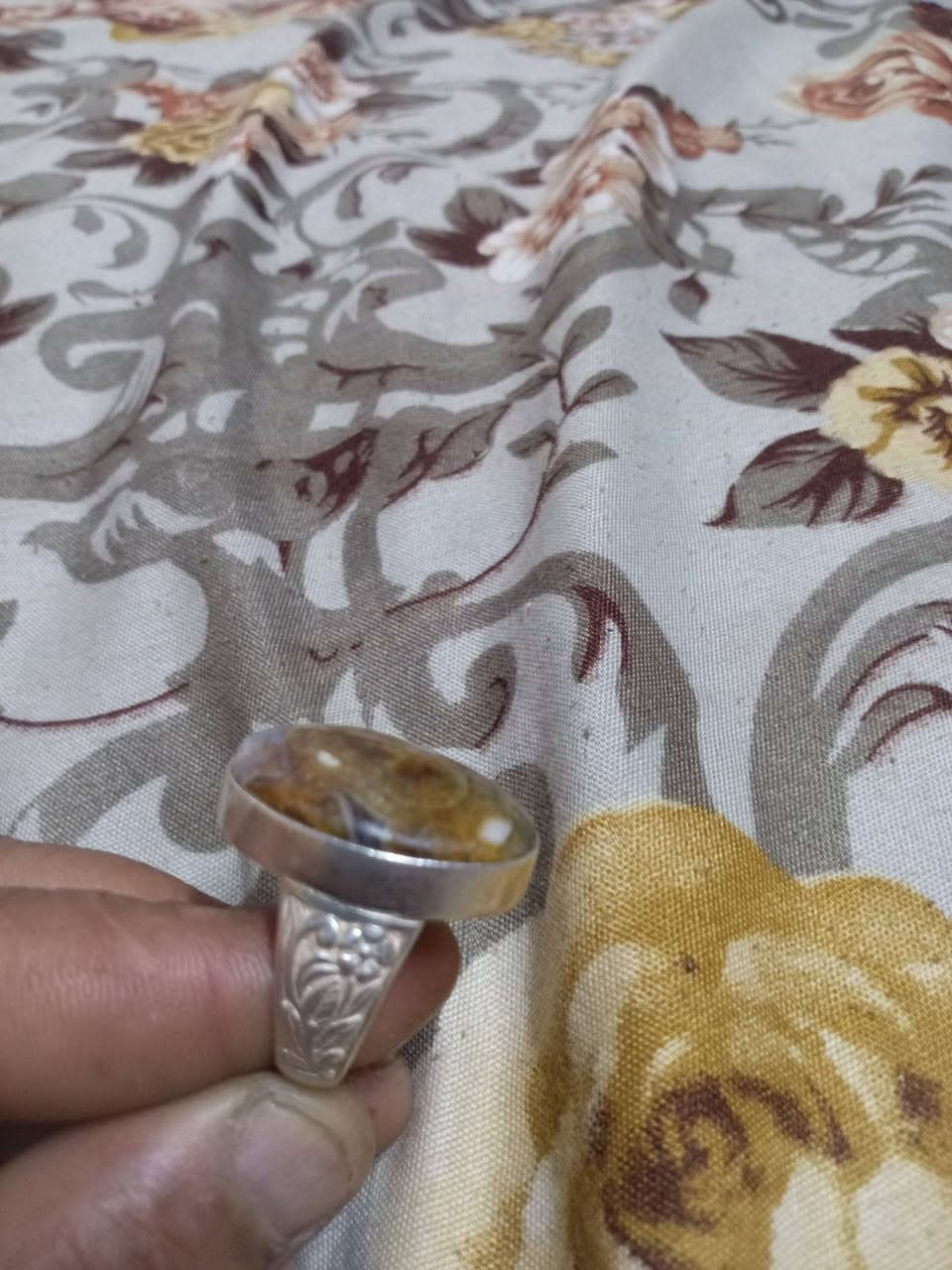 سلام عليكم محابس للبيع العدد(٦)ينباعن كلهن السعر الواحد(٣٠)قفل قفل غير الثلاثين مابيع ***********
