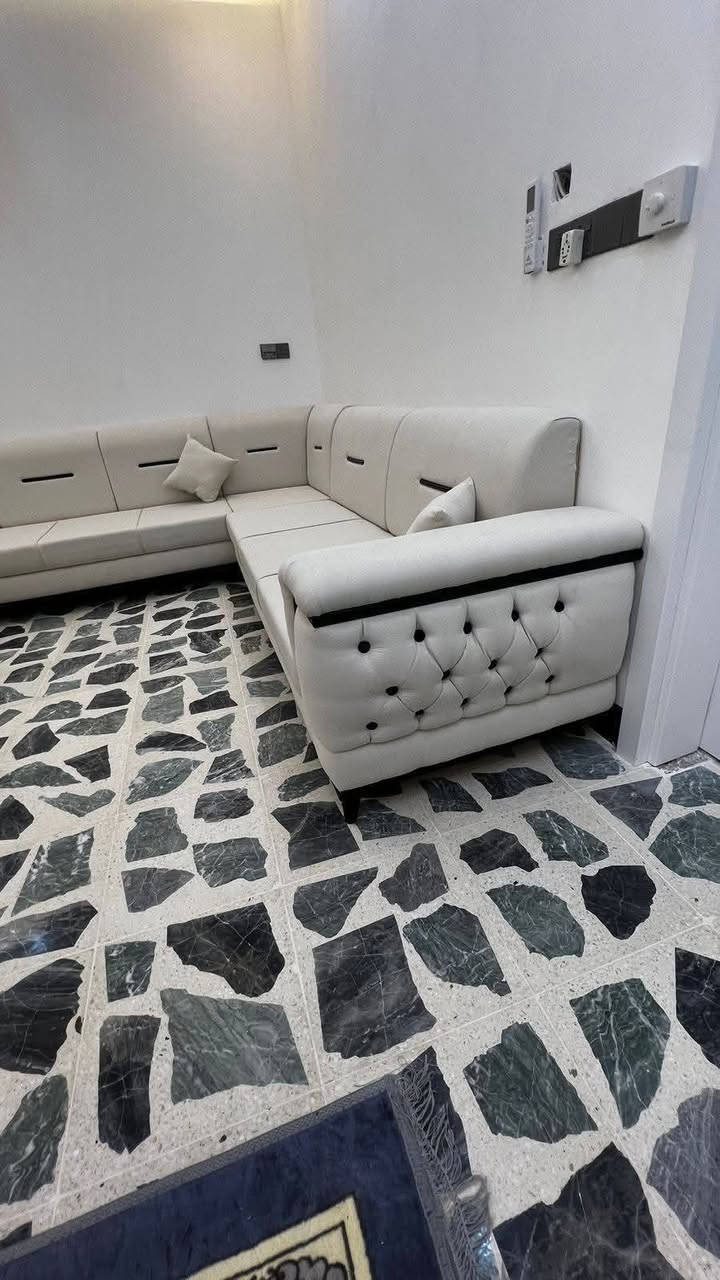 من رخص الادمن
نجارة ودوشمة مجمع الأمير
عمل كافة انواع الدواوين العراقية والفصالات التركية حسب الطلب.. 
تجديد الدواوين المستعملة بأحدث الفصالات 
مواد العمل..
خشب عراقي 
اسفنج هاي اكسترا الاعلى كفاءة وايضا متوفر اسفنج الطبي للمقعد
تتوفر كافة انواع الاقمشة المبطنة والخامة التركية بجميع الالوان لتناسب اذواقكم ولدينا دواوين جاهز اليكون 7متر 
العنوان/ تلعفر قرب مستشفى العام 
للاستفسار مراسلة الصفحة
 او الاتصال على الرقم ***********
واتساب ***********
