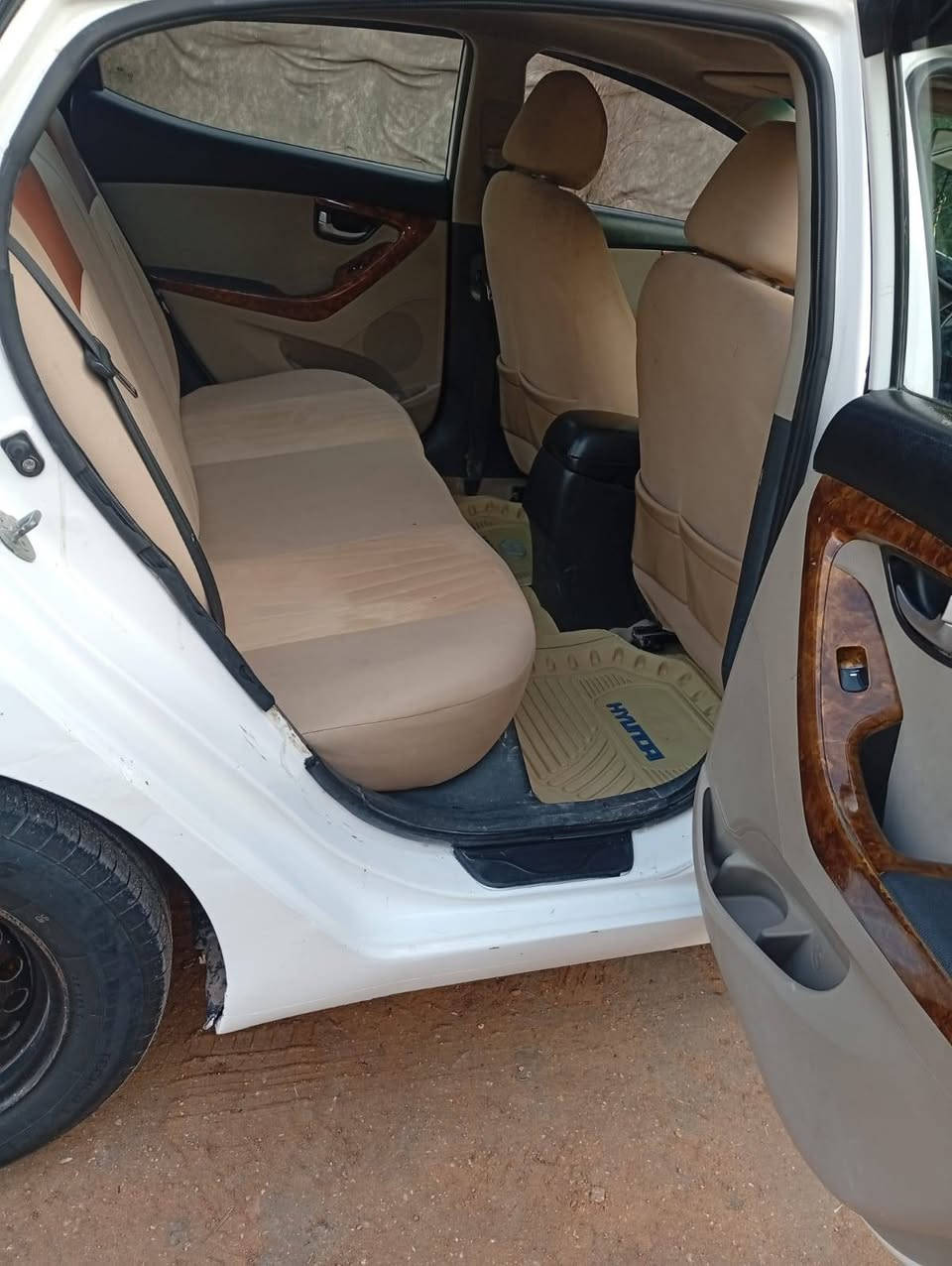 سلام عليكم النتره للبيع موديل 2014خليجي بني رامه محرك 1800 رقم انكليزي سياره بسمي تحويل مباشر سونار موضح بصوره سعر 125ورقه وبيه مجال شي بصيط  رقم خاص ماجاوب ***********
