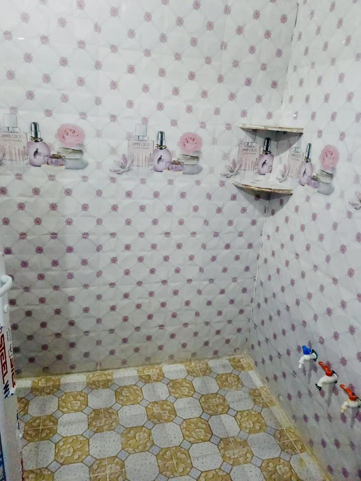 متوفر بيت للإيجار حي الانتصار شارع 60 خلف جامع الغرباء قرب مولدة تبارك الرحمن 100 متر باص سعر الايجار 200 الف للتواصل ***********
