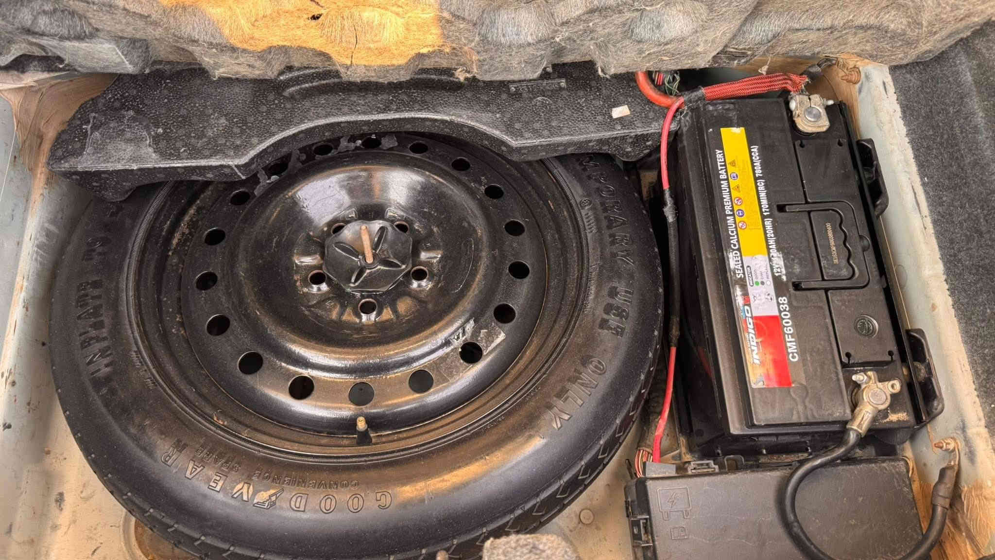 #للبيع_او_مراوس_حسب_القناعة
السلام عليكم🙋🏻‍♂️.

وينهم الي يريدون شي مناسب وجديد جبتلكم قطعة كلش حلوه ونضيفة😍.

دوج جارجر 2007 كلين تايتل V6 3.5 السيارة جديدة كلش 🤍.
السيارة ماشية 166500 كيلو 🔥. 

السيارة رقم سليمانيه الجديد وتحويل ثاني يوم والسيارة كير مكينة كلها بشرط السيارة مصرف واحد متصرف عليها والسيارة بالحقيقة احلا من الصور 💙. 

موصفاتها معروفة : 
( كشنات جلد وكهرباء — داخل عسلي —  تبريد قطعتين )

والسيارة اني خال عليها تخم تاير جديد ويل رالي ومحدث لايتات وبكلايتات  2010 😍.

السيارة مكانها بغداد السيدية 📍.

ولحد يقارنها بالمهجومات والي مشتغلات على الخط لان هل سيارة مال بيت وكلين 🔥.

السعر : 125$ وبيها مجال للطيبين🤍. 

للاستفسار اكثر : 
0773 783 4266
