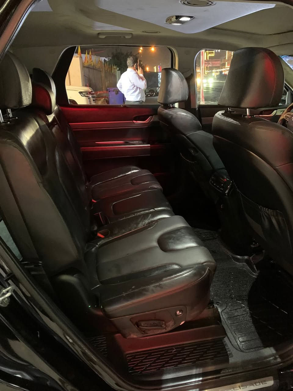 السلام عليكم جميعا ⚜️
هيونداي بلاسايد موديل 2022 فئة sel للبيع 🔥
مكينة ٦ سلندر حجم ٣.٨ ⚜️
السيارة فول مواصفات : 
فتحة 
كشنات جلد 
خزن كراسي 
كراسي كهرباء 
كشنات تدفئة تبريد 
تدفئة ستيرن 
السيارة ٧ راكب 
رادار مانع تصادم 
حساسات امامي خلفي 
تحديد مسار وتنبيه الخروج عن المسار 
الحادث موضح بالصور والسونار 
السعر : ٢٢٥ 
رقم الشاصي : KM8R3DHE4NU464183
للاستفسار الاتصال على : ***********
