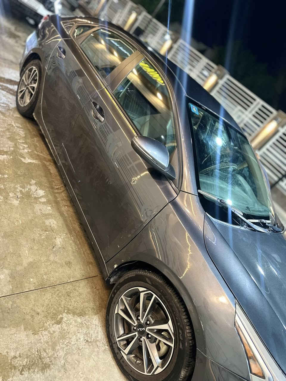 كيا فورتي
 موديل 22
رقم بغداد الدولي 
ماشيه ٤٣ ميل
لون رصاصي
محرك الفين دوش

السياره ليبل واحد حادثهه بنيد مصلح نفسه 
صور الحادث والسونار مرفق بلمنشور وتحتاج بعض التعديلات
سنويه لل27 سياره بسمي تحويل مباشر
مواصفاتهه 

اشاير مري 
رادارت اماميه وجانبيه
مانع انزلاق
مود درايف
مثبت سرعه
قياده ذاتيه
تحديد مسار 
شاشه كار بلي
كامره دوران 
شادلهه منضومه زنون
وتخم تاير جديد
دوشمه ارضيات وكشنات جلد

السعر ١٤٠💲 وبيهه مجال حك الجية
مكان السياره بغداد الجديده المشتل
هـ/***********
