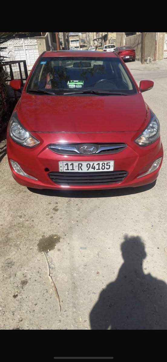 اكسنت مديل ٢٠١٥ خليجي سياره رقم بغداد
سياره جديده ما نقصه اي شي 
ماشي ١٦٠ كيلو متر 
سياره فول موصفات فتحه 
مكان بغداد جديده 
رقم ***********
سعر ٩٠ و بيه مجال حك جيه
