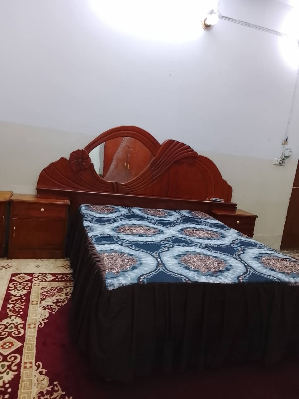 غرفـة أخـشاب للبيع الـسعر 350 وبيها مجال بصيط الأستفسار ع رقم ***********
