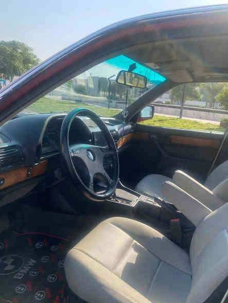 سياره بي ام 730 موديل 1992 رقم بغداد   جلد  كله شغاله محرك كير خير من الله صدر أمامي خلفي جديد َ مصبوغة عام تبديل بنيد فقط العنوان بغداد الكاظميه رقم الهاتف ***********
