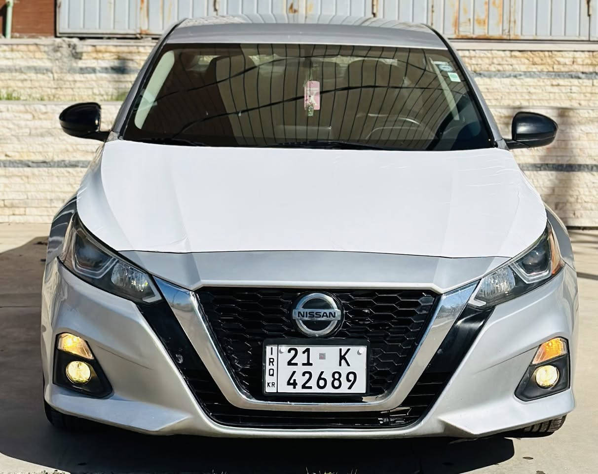 للبيع التيما S
السعر 124 بيها مجال 
*********** 
الون سلفر 
بجم امامي خلفي كبس 
بدون ايرباك 
تحكم ستيرن 
تثبيت سرعه 
شاشه لمس 
كاميرا خلفي 
بصمة أبواب+صندوق
بصمة تشغيل 
تشغيل عن بعد
كير مكينه بشرط 
تايرات صفر جديد
حداديه امامي خلفي كله جديد
رادار امامي 
ماشيه 147 
كشن كهرباء 
رقم الشاصي والسونار بلمنشور 
بدون قطرة وداخل السياره 
رقم سليمانيه باسمي 
تحويل وكاله ثاني يوم هزه جديد بطاقة بنزين موجود 
مكان السياره ديالى خانقين
